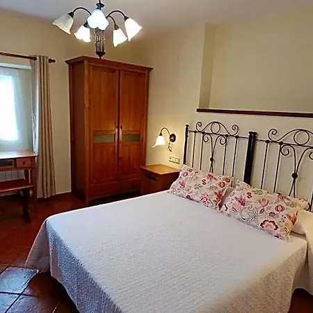 Rural Alavera מלון 2*